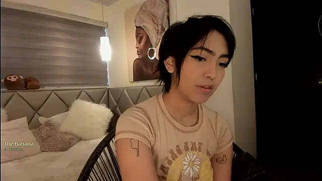 im Luucy online show from March 21, 12:17 pm