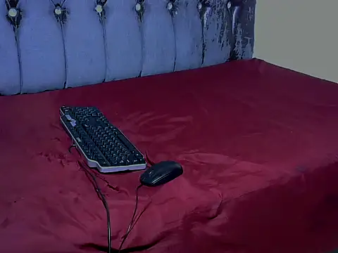 BrikySlut online show from December 10, 9:00 pm