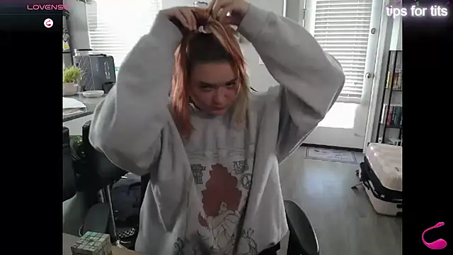 tayweird online show from January 11, 7:59 pm