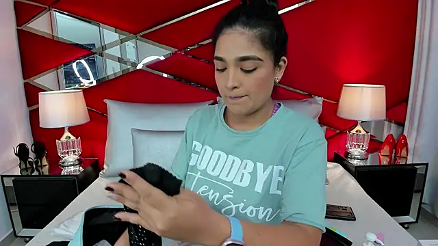 Snapshot of AdeleGray chatting on December 29, 12:01 pm AdeleGray online show from December 29, 12:01 pm