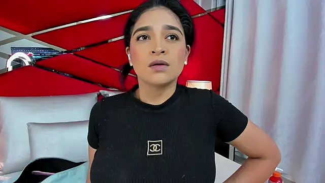 Snapshot of AdeleGray chatting on January 6, 11:40 am AdeleGray online show from January 6, 11:40 am