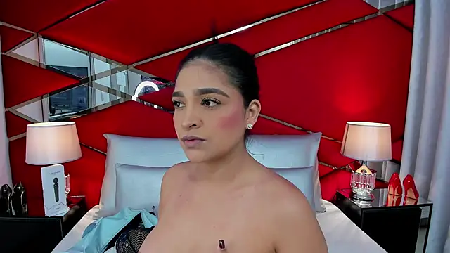 Snapshot of AdeleGray chatting on January 13, 11:41 am AdeleGray online show from January 13, 11:41 am