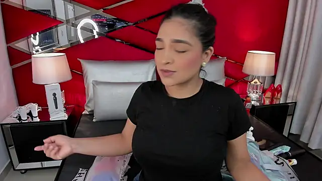 Snapshot of AdeleGray chatting on February 2, 12:02 pm AdeleGray online show from February 2, 12:02 pm