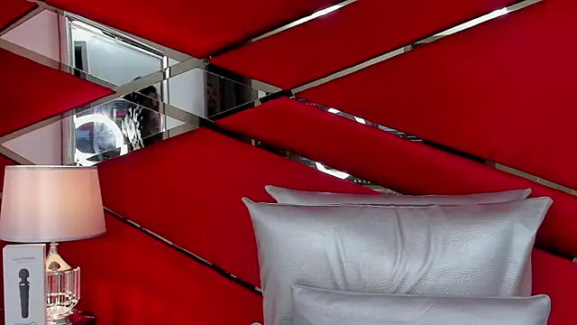 Snapshot of AdeleGray chatting on February 3, 9:18 pm AdeleGray online show from February 3, 9:18 pm