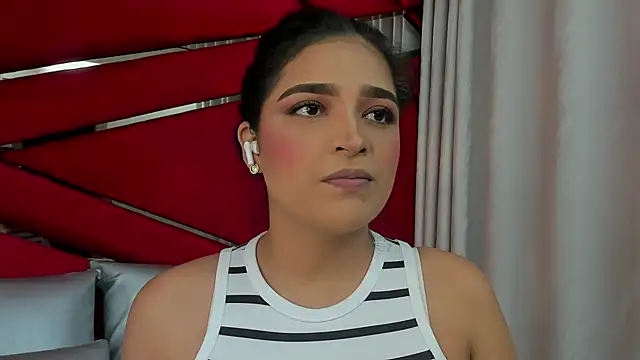 Snapshot of AdeleGray chatting on February 4, 11:49 am AdeleGray online show from February 4, 11:49 am