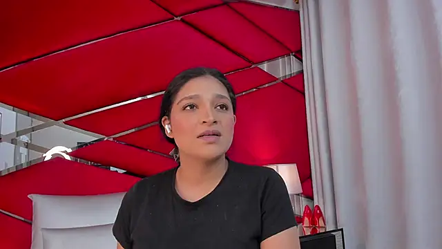 Snapshot of AdeleGray chatting on February 7, 11:45 am AdeleGray online show from February 7, 11:45 am