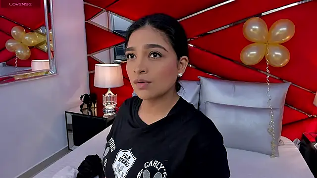 Snapshot of AdeleGray chatting on February 18, 11:44 am AdeleGray online show from February 18, 11:44 am