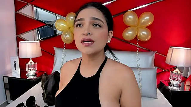 Snapshot of AdeleGray chatting on February 19, 12:00 pm AdeleGray online show from February 19, 12:00 pm