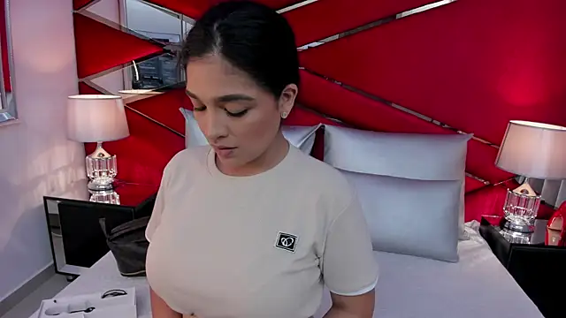 Snapshot of AdeleGray chatting on March 21, 11:44 am AdeleGray online show from March 21, 11:44 am