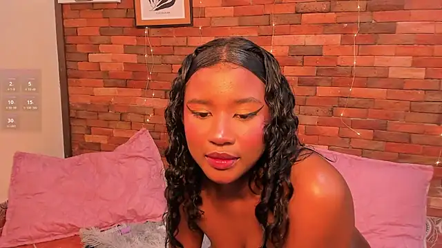 Snapshot of emmamillher chatting on February 27, 9:58 pm emmamillher online show from February 27, 9:58 pm