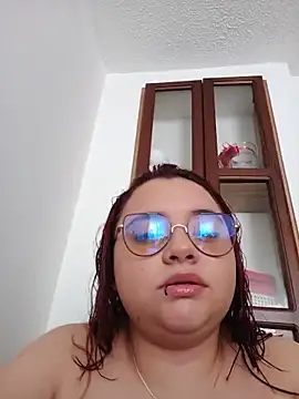 Snapshot of CURVY-HORNY chatting on May 29, 9:13 pm CURVY-HORNY online show from May 29, 9:13 pm