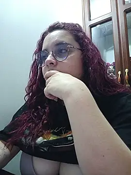 Snapshot of CURVY-HORNY chatting on June 5, 12:28 am CURVY-HORNY online show from June 5, 12:28 am