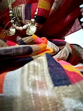 Snapshot of Cute-chinny chatting on February 5, 12:42 am Cute-chinny online show from February 5, 12:42 am