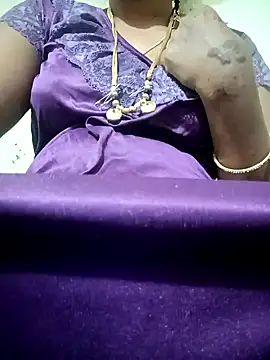 Snapshot of Cute-chinny chatting on February 6, 12:43 am Cute-chinny online show from February 6, 12:43 am