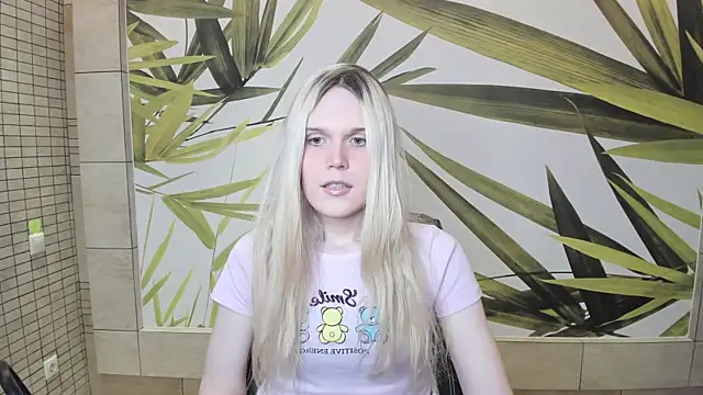 Auroralitta online show from December 20, 2:05 pm