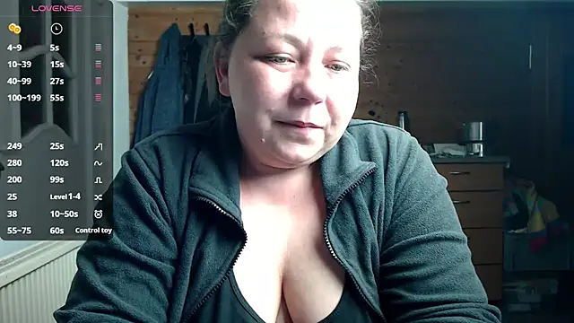 Snapshot of KasiaPrivat chatting on February 27, 5:15 pm KasiaPrivat online show from February 27, 5:15 pm