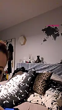 Snapshot of IsabellaLuiXXX chatting on July 25, 9:01 pm IsabellaLuiXXX online show from July 25, 9:01 pm