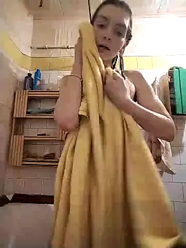 Snapshot of we_can_all chatting on December 7, 1:03 am we can all online show from December 7, 1:03 am