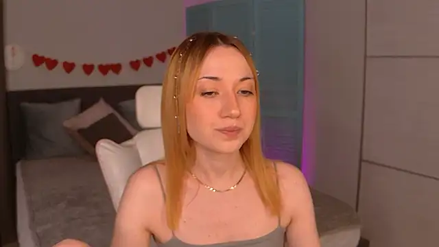 Maddy Garcia online show from March 13, 8:32 pm