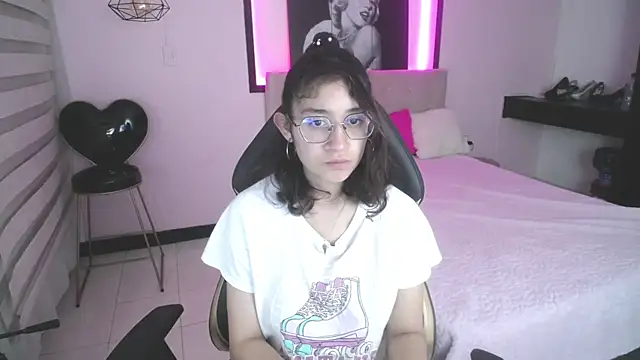 Lili Gomez  online show from December 31, 1:08 pm