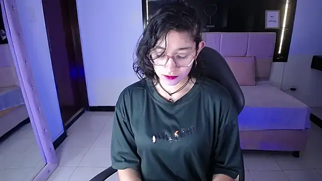 Lili Gomez  online show from September 13, 10:59 am