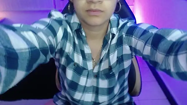 Snapshot of Lili_Gomez_ chatting on January 8, 12:18 pm Lili Gomez online show from January 8, 12:18 pm