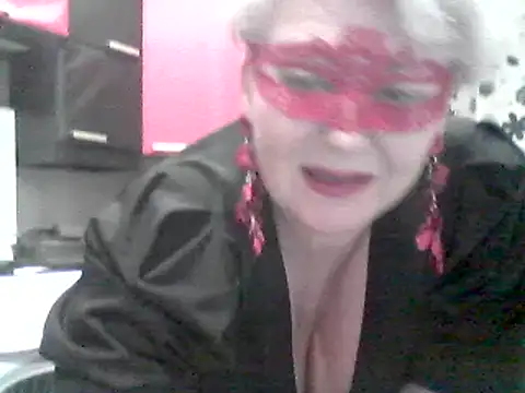 Lisa Suzie online show from September 10, 7:14 pm