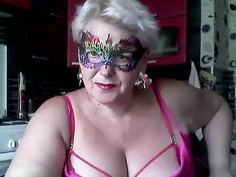 Lisa Suzie online show from June 11, 10:24 am