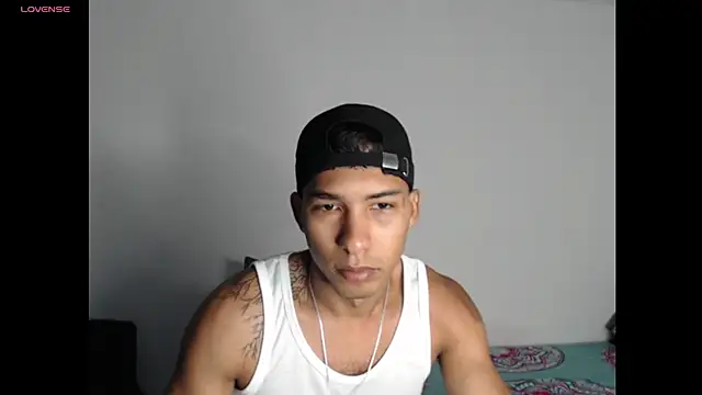 maximo vega newv online show from December 23, 12:30 pm