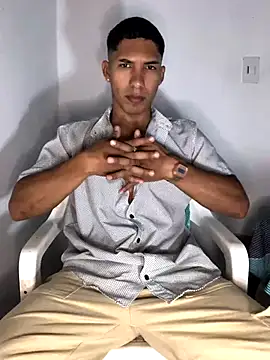 maximo vega newv online show from October 31, 11:17 pm