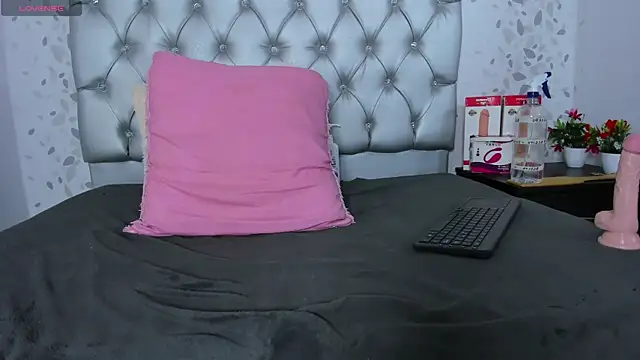 candymery online show from March 1, 7:15 pm