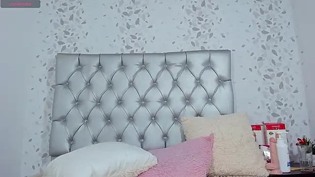 candymery online show from March 7, 10:10 pm