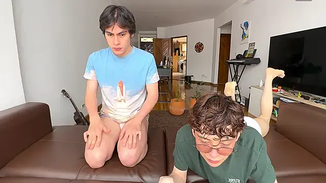 mapleg online show from February 19, 6:04 pm