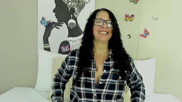 Adelesmithh online show from December 2, 11:37 am