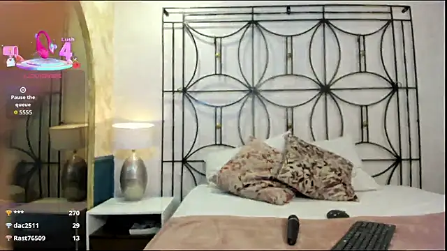 Pamela Johnsonn online show from October 4, 7:45 pm