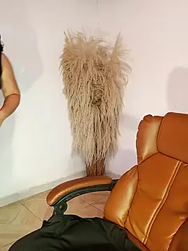 Aiunii1 online show from November 12, 1:44 pm