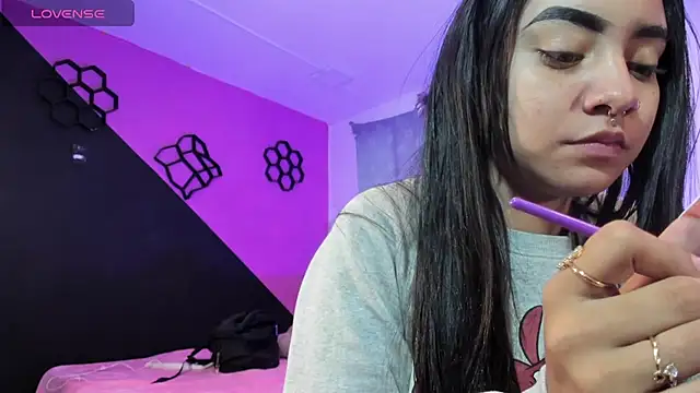 dakota-bright01 online show from January 4, 1:21 pm