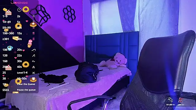 dakota-bright01 online show from January 31, 3:33 pm