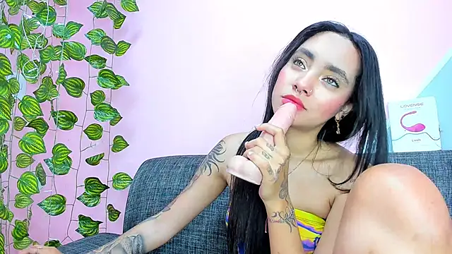 dakota-bright01 online show from February 21, 4:59 pm