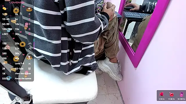 dakota-bright01 online show from February 22, 1:13 pm