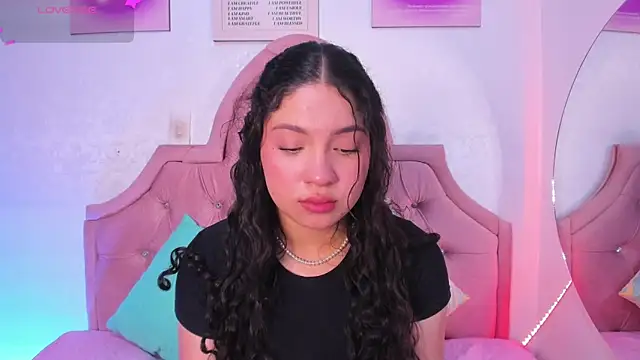 amandalee01 online show from September 13, 7:13 pm