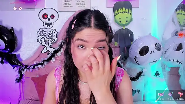 amandalee01 online show from October 12, 7:02 pm