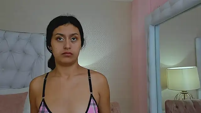 MiaLevitz online show from February 8, 11:44 am