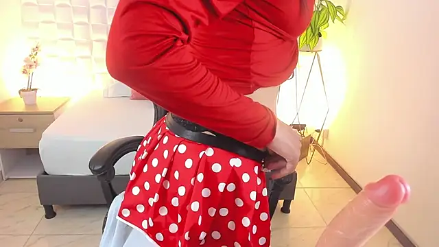 Snapshot of stephanya_ chatting on January 4, 2:14 am stephanya  online show from January 4, 2:14 am