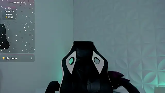 Snapshot of stephanya_ chatting on March 19, 10:20 pm stephanya  online show from March 19, 10:20 pm