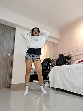 Snapshot of SHARONN____ chatting on October 9, 4:10 am SHARONN online show from October 9, 4:10 am