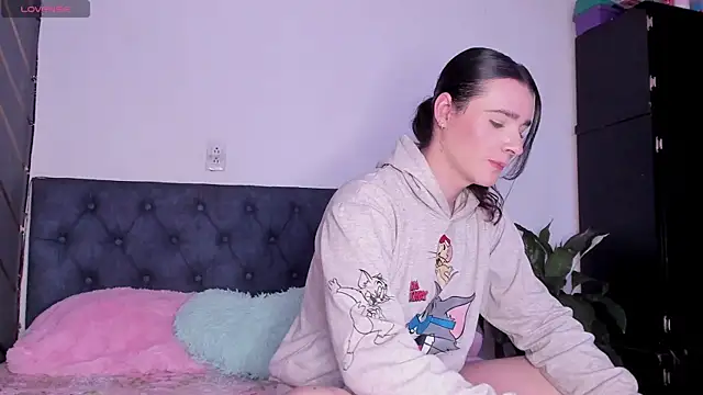 Snapshot of elafranco_ chatting on January 31, 1:45 pm elafranco online show from January 31, 1:45 pm