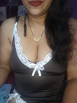 Sexy Mona Bhabhi online show from June 27, 6:13 pm