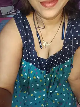 Sexy Mona Bhabhi online show from August 5, 6:22 pm