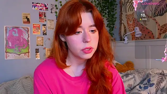 Snapshot of Penny_Staaar chatting on April 22, 5:43 am Penny Staaar online show from April 22, 5:43 am